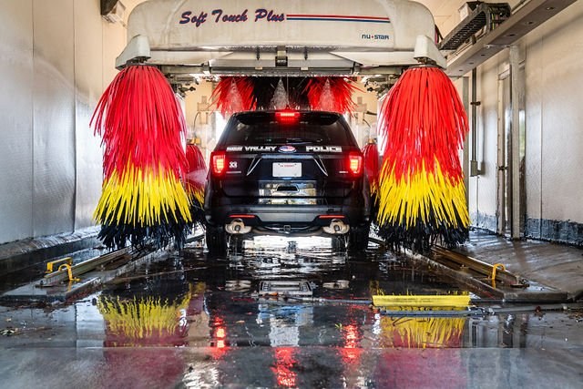Drive-thru Soft Touch car wash in Simi Valley